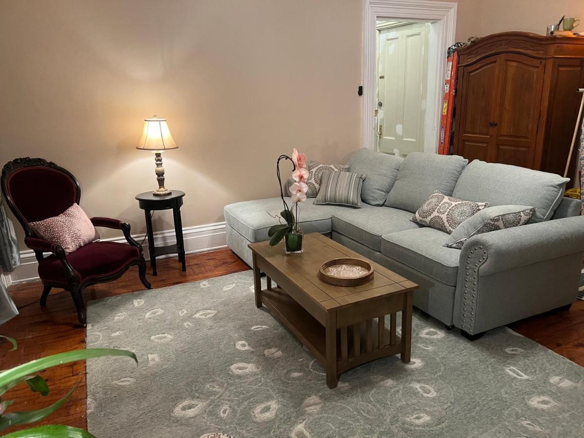 פוקיפסי 1 Bedroom Private Victorian Apt In Convenient City Location On 5 Acre, Sleeps 4 מראה חיצוני תמונה