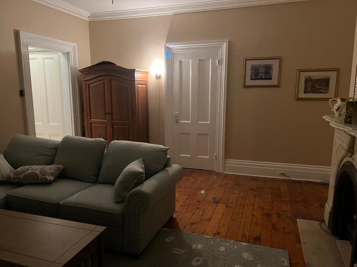 פוקיפסי 1 Bedroom Private Victorian Apt In Convenient City Location On 5 Acre, Sleeps 4 מראה חיצוני תמונה