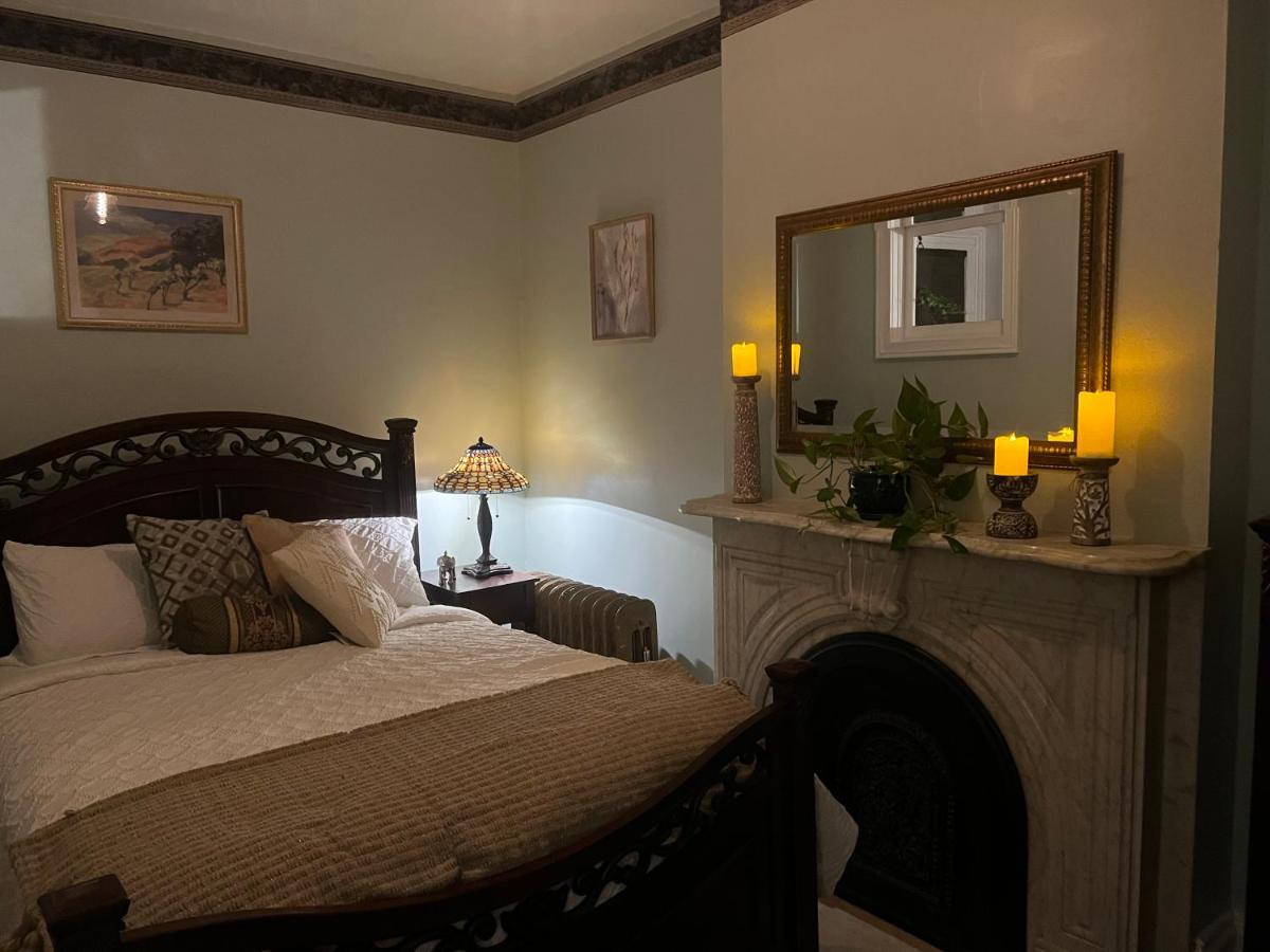 פוקיפסי 1 Bedroom Private Victorian Apt In Convenient City Location On 5 Acre, Sleeps 4 מראה חיצוני תמונה